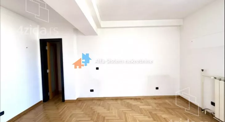 Šestosoban stan | 4zida