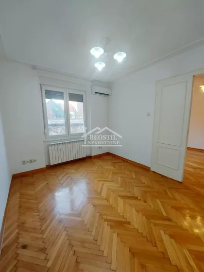 Trg Nikole Pašića | 4zida.rs