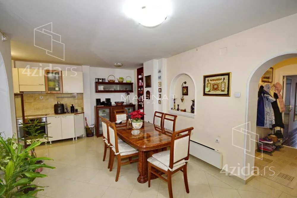 Petosoban stan | 4zida