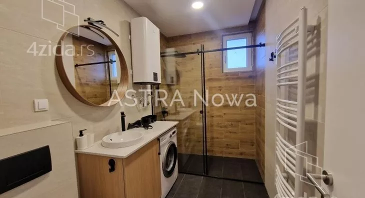 Sedmosoban stan | 4zida