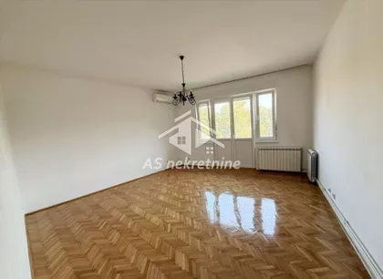 Pravni fakultet - Vračar | 4zida.rs