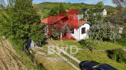 Svetih Vrača | 4zida.rs