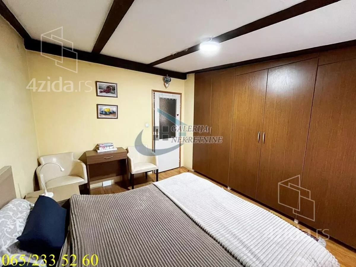 Šestosoban stan | 4zida