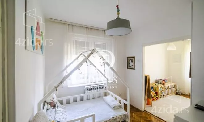 Četvoroiposoban stan | 4zida