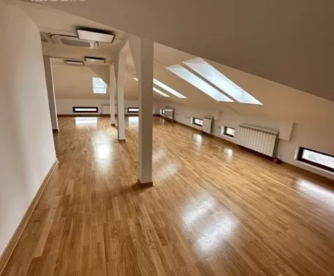 5-etažna kuća | 4zida