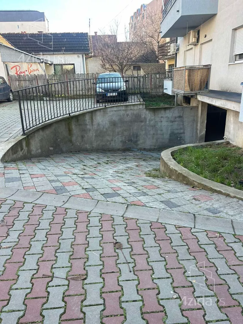 Garaža | 4zida