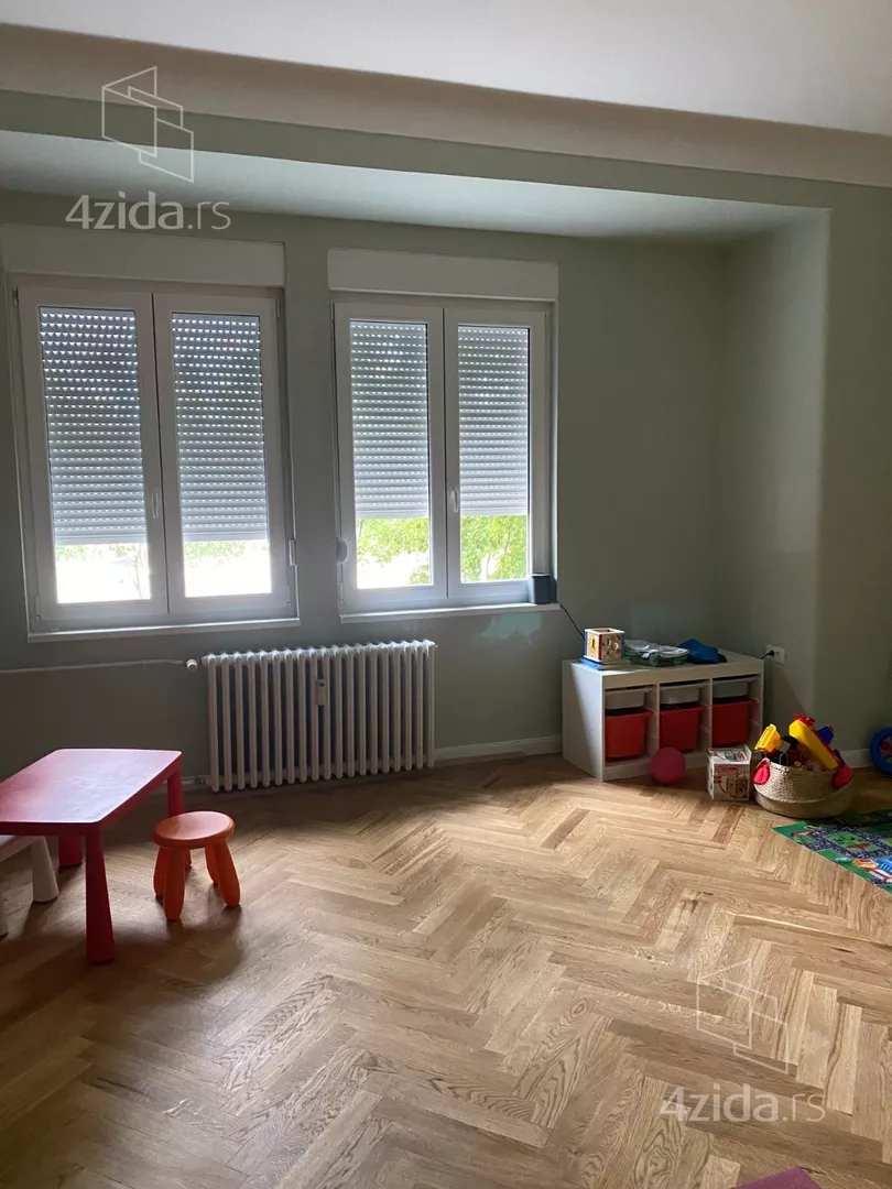 Četvoroiposoban stan | 4zida