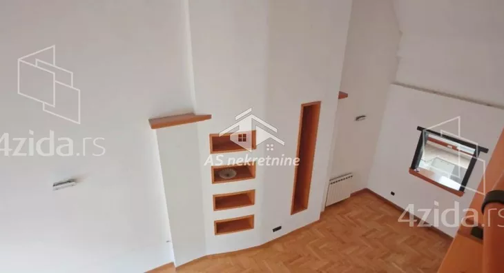 Šestosoban stan | 4zida