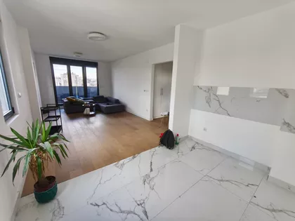 Autokomanda | 4zida.rs