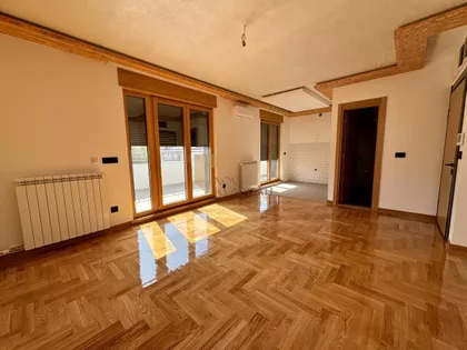Slavujev Venac | 4zida.rs