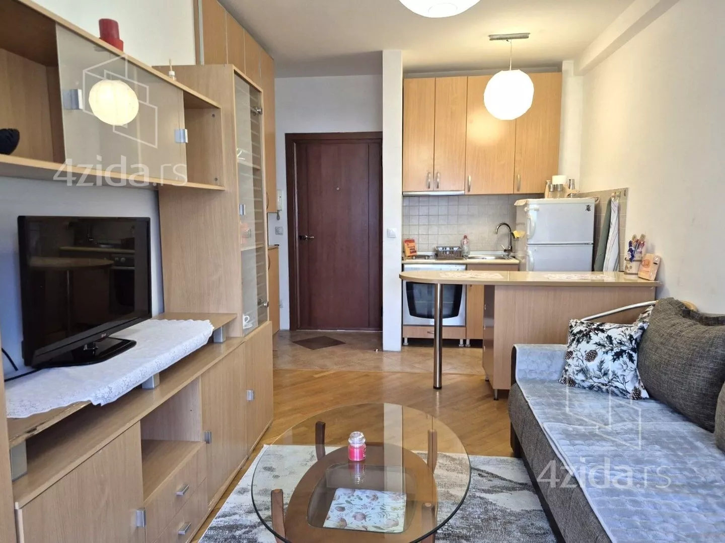 Jednoiposoban stan | 4zida