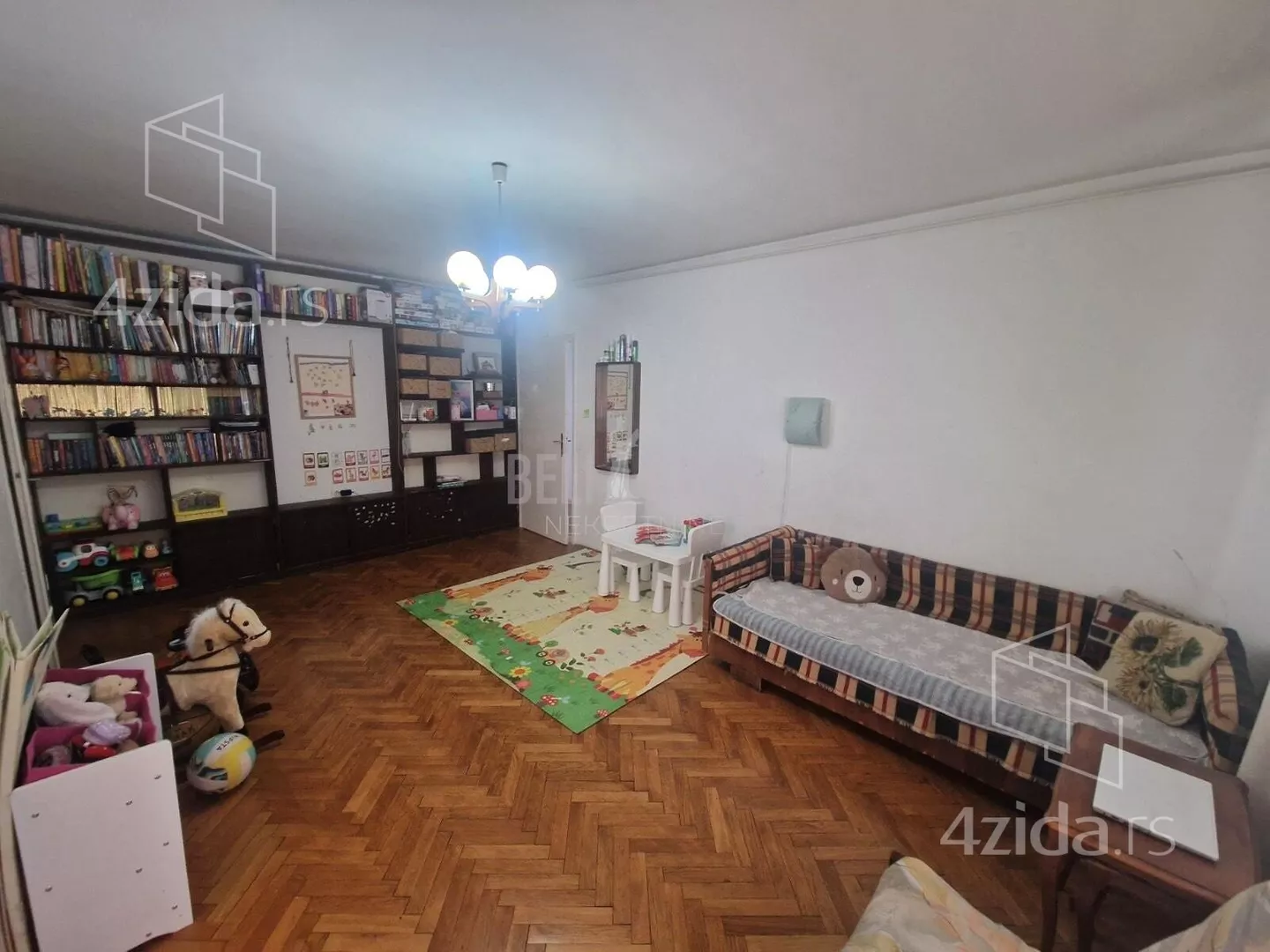 Troiposoban stan | 4zida