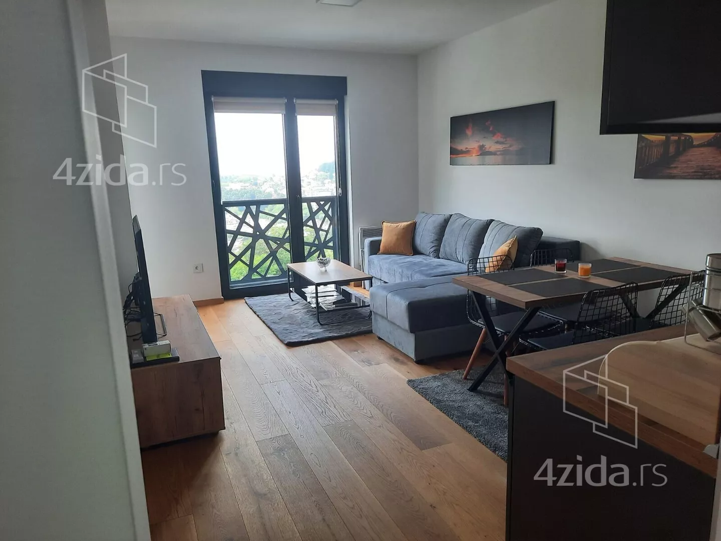 Jednoiposoban stan | 4zida