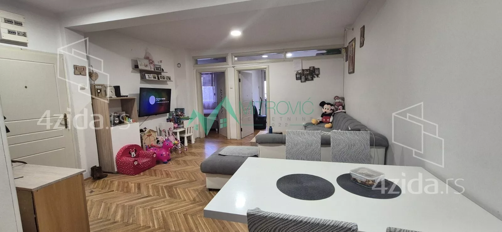 Dvoiposoban stan | 4zida