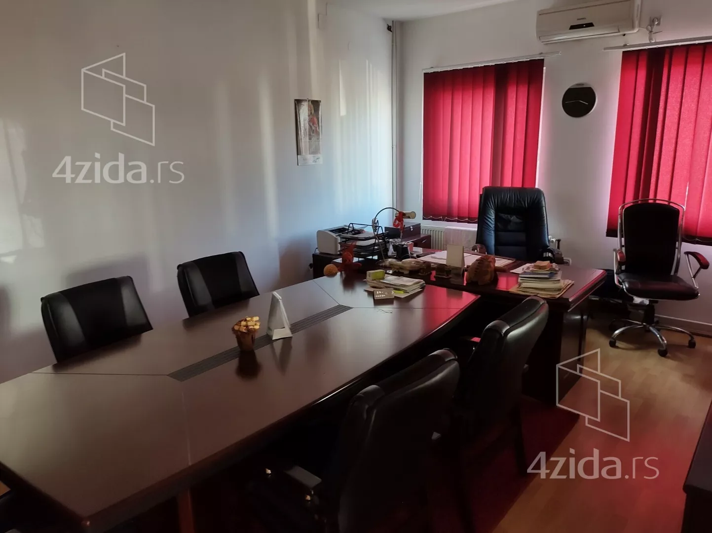 Poslovna zgrada | 4zida