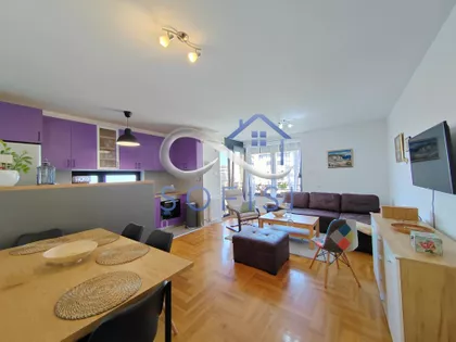 Lasla Gala | 4zida.rs