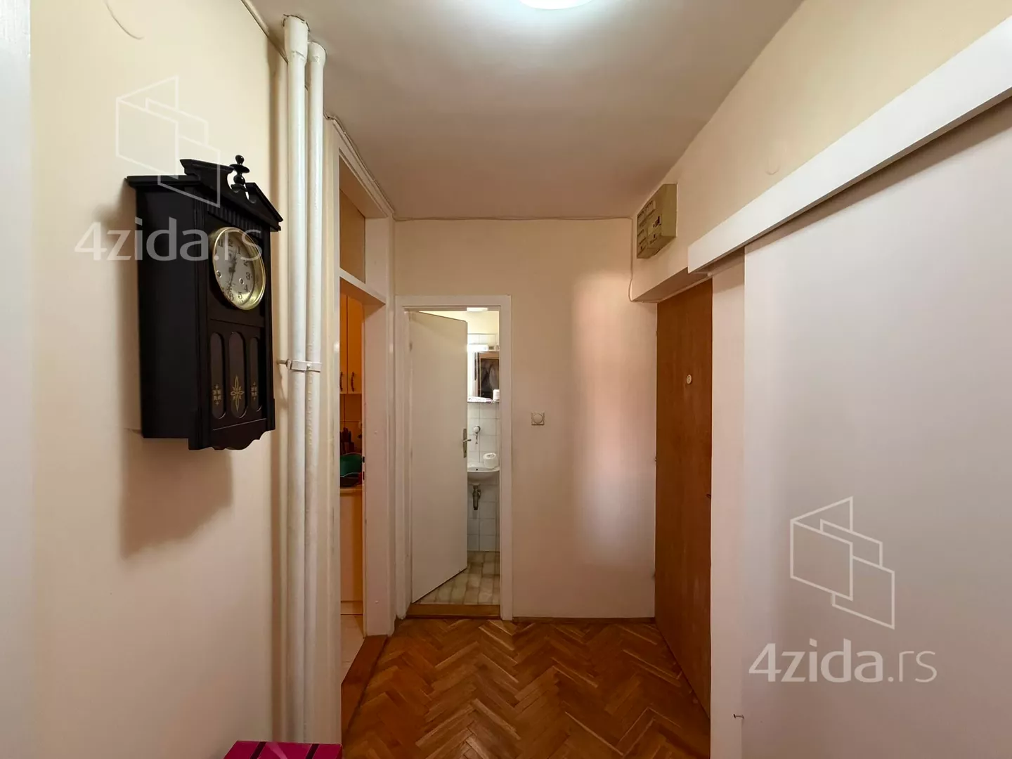 Troiposoban stan | 4zida