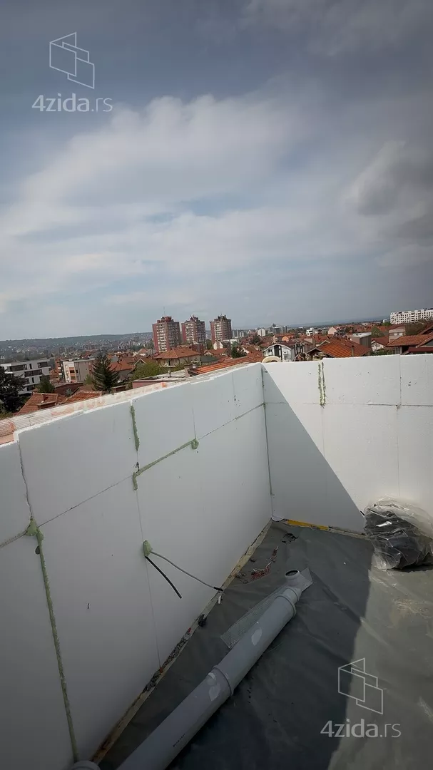 Šestosoban stan | 4zida