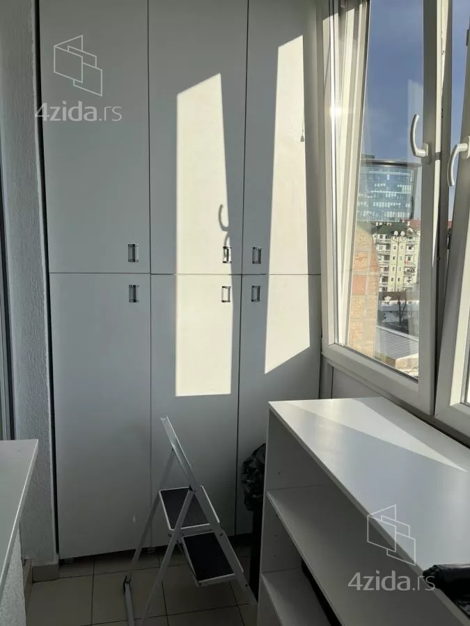 Šestosoban stan | 4zida