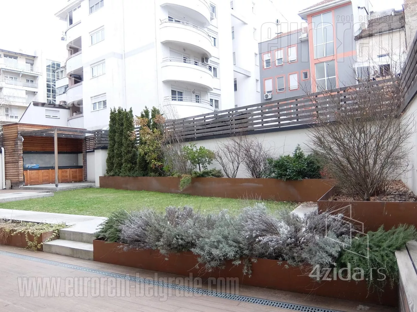 Petosoban stan | 4zida