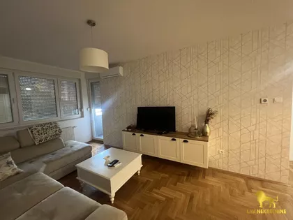 LAZE KOSTIĆA | 4zida.rs