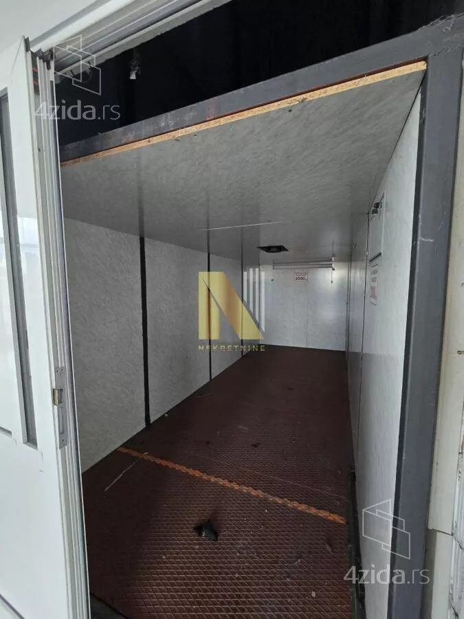 Poslovna zgrada | 4zida