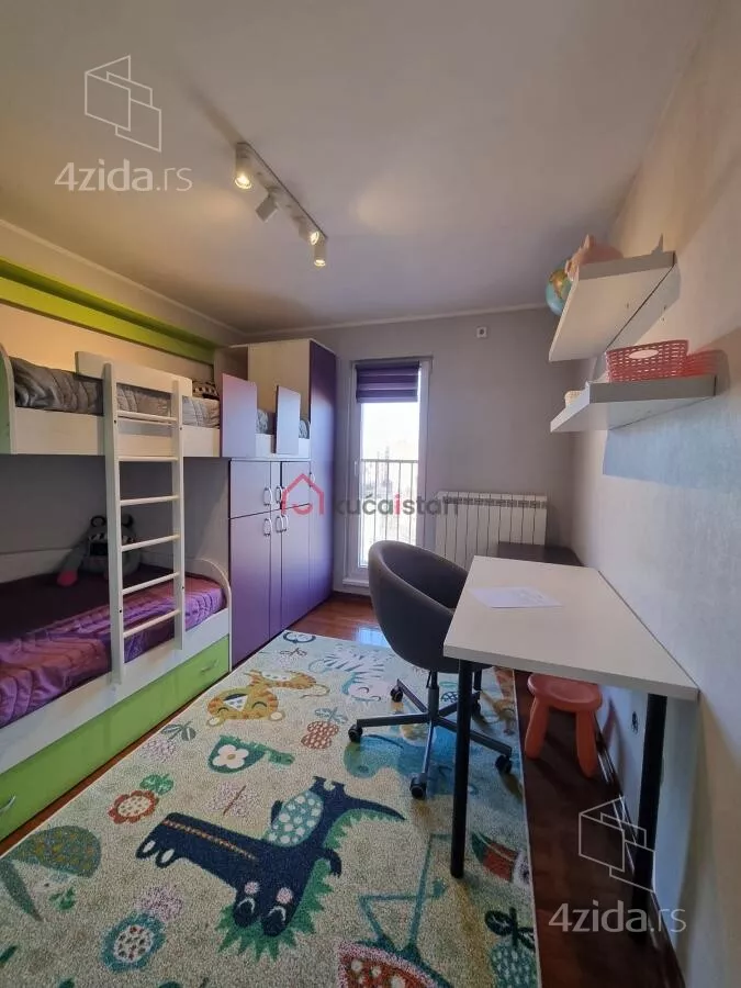 Petosoban stan | 4zida