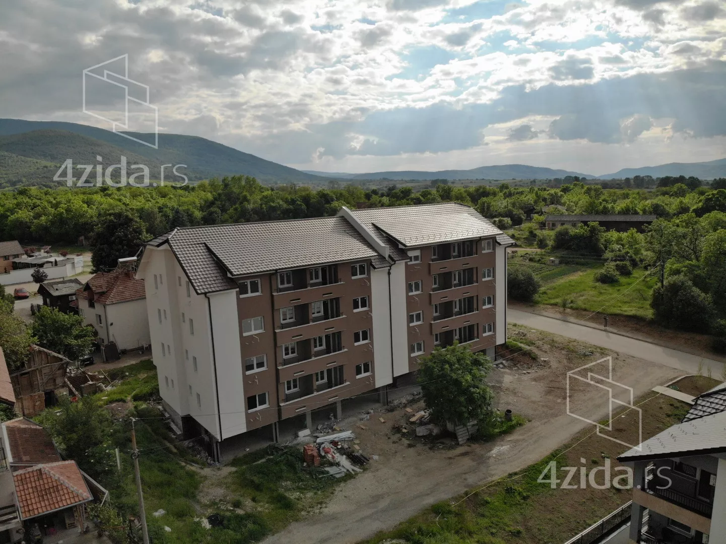 Jednoiposoban stan | 4zida