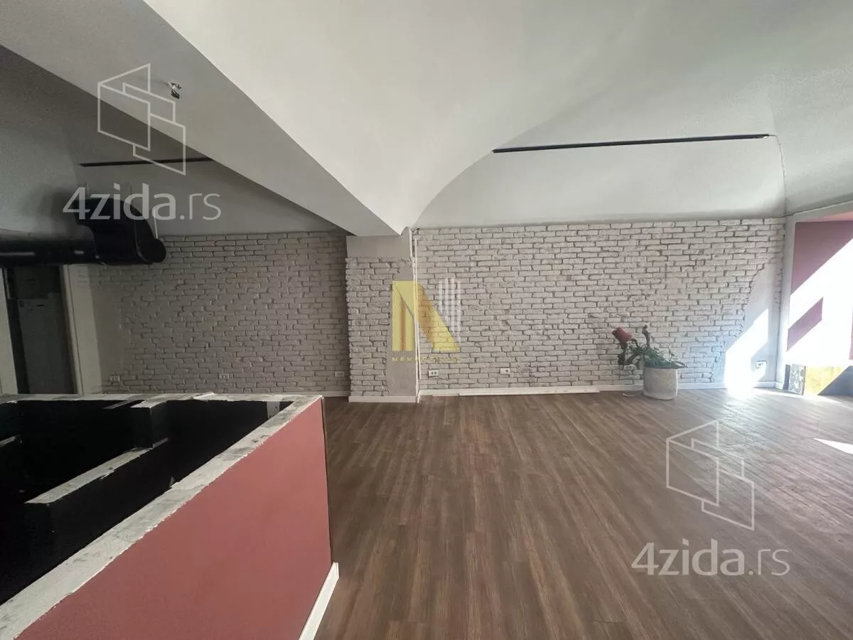 Lokal | 4zida