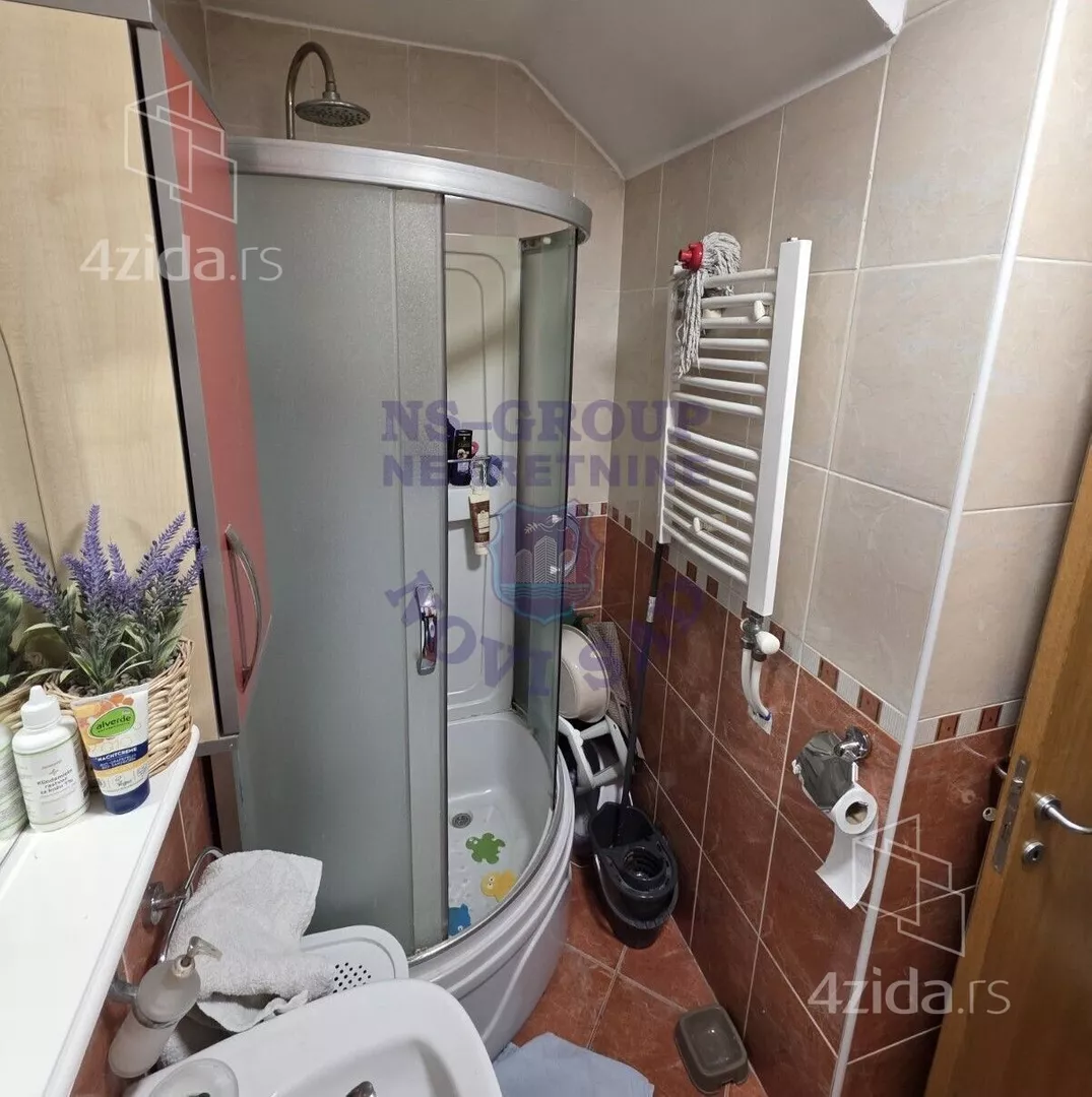 Šestosoban stan | 4zida