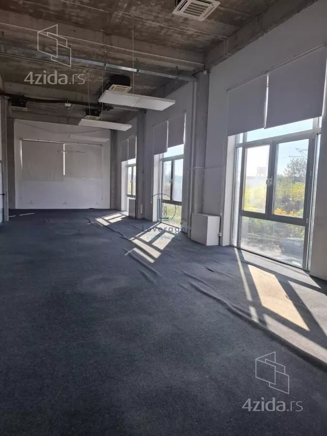 Poslovni prostor | 4zida