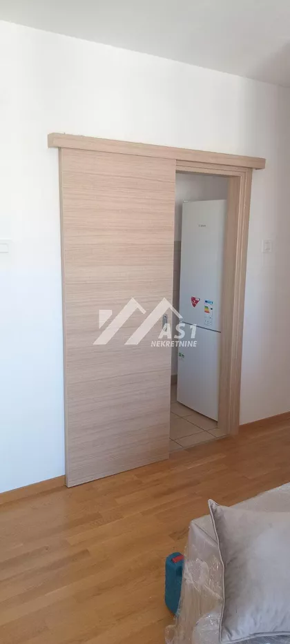 Rumenački put | 4zida.rs
