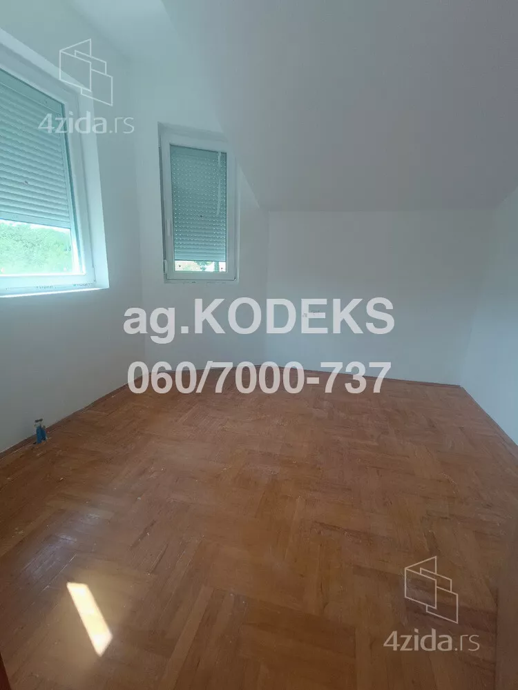 Troiposoban stan | 4zida
