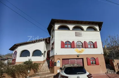 Divci | 4zida.rs