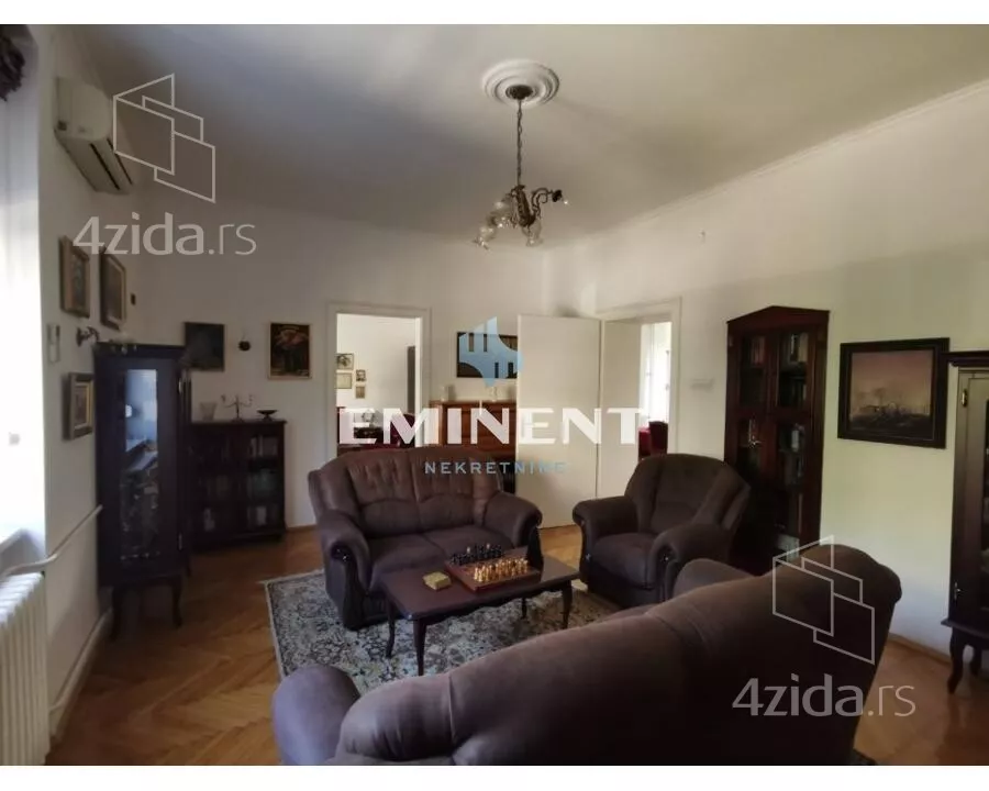 Četvoroiposoban stan | 4zida