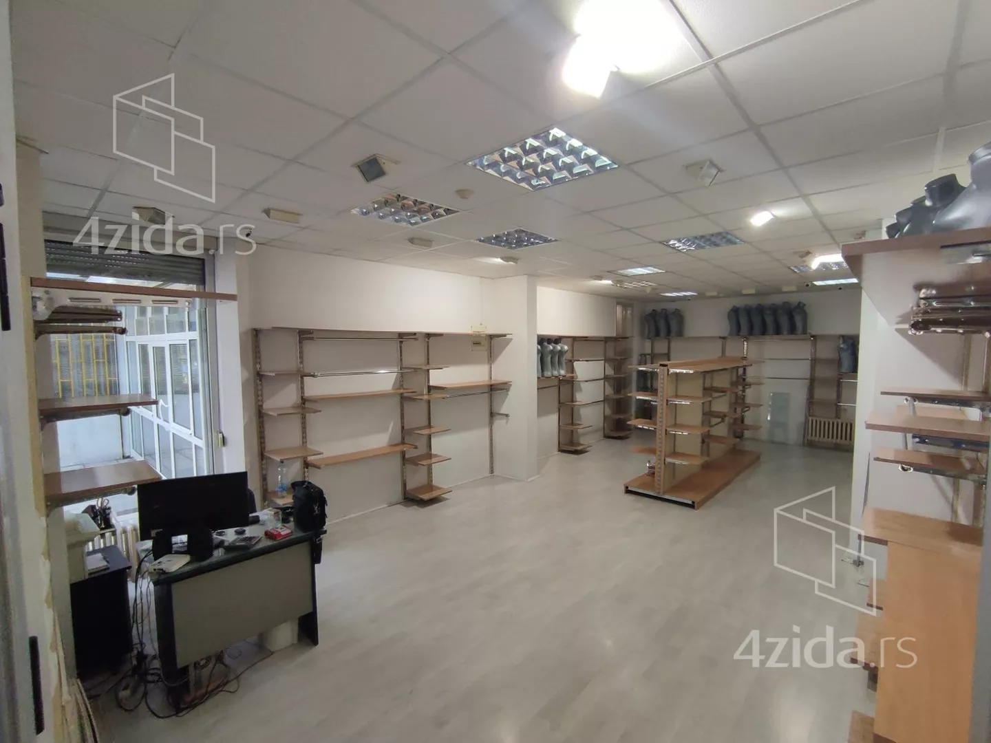 Lokal | 4zida