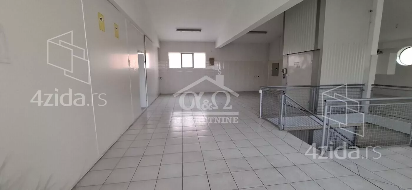 Poslovna zgrada | 4zida