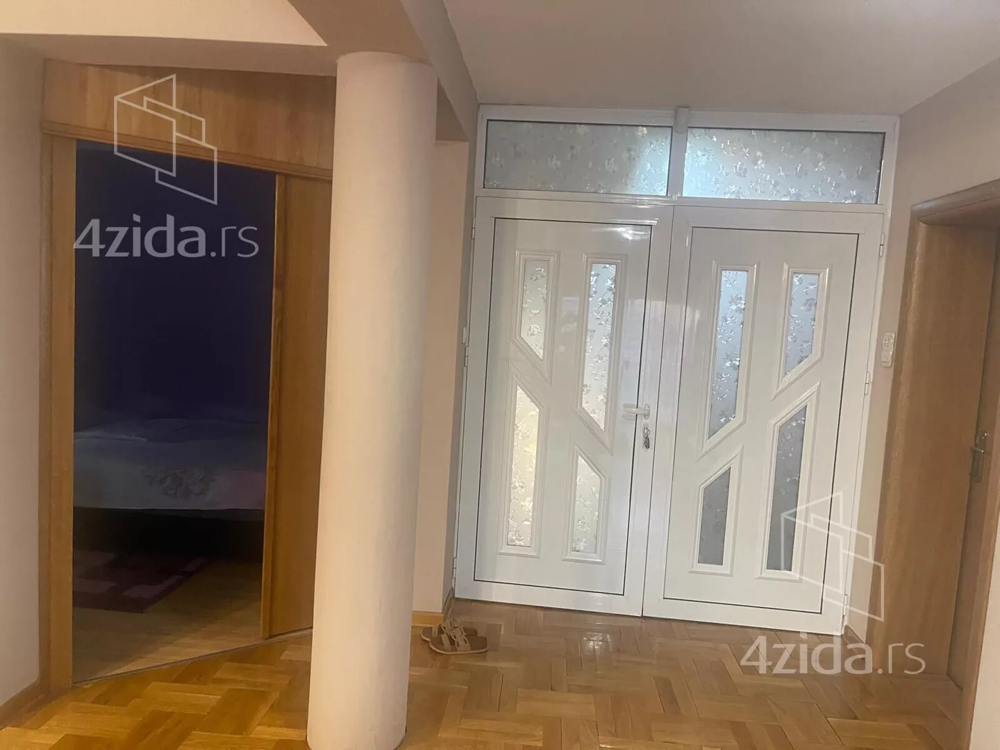 Troiposoban stan | 4zida