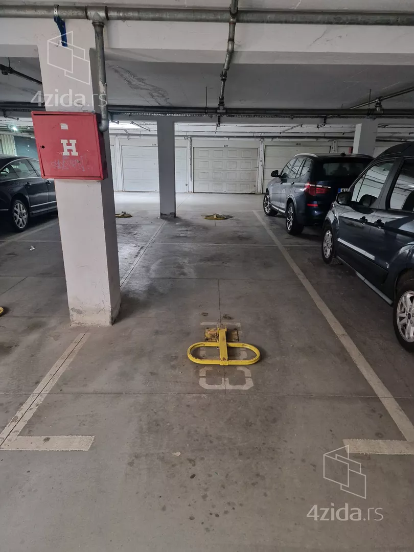 Parking | 4zida