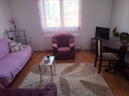Pozorišna | 4zida.rs