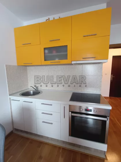 Jovana Skerlića | 4zida.rs