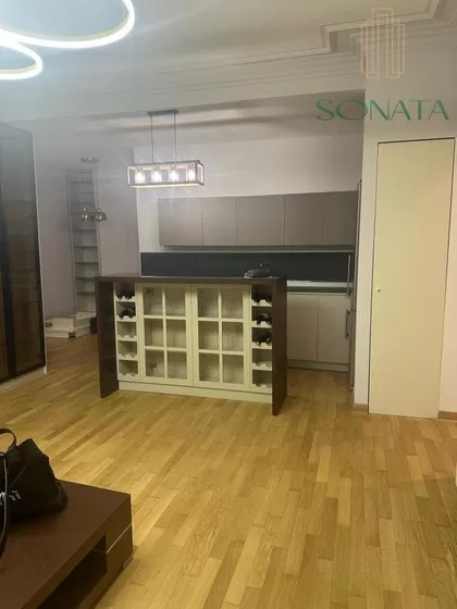 Krunski Venac | 4zida.rs