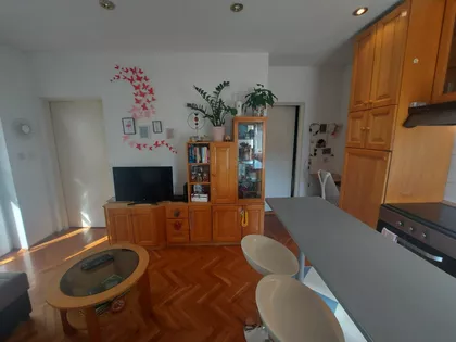 Valentina Vodnika 19 | 4zida.rs