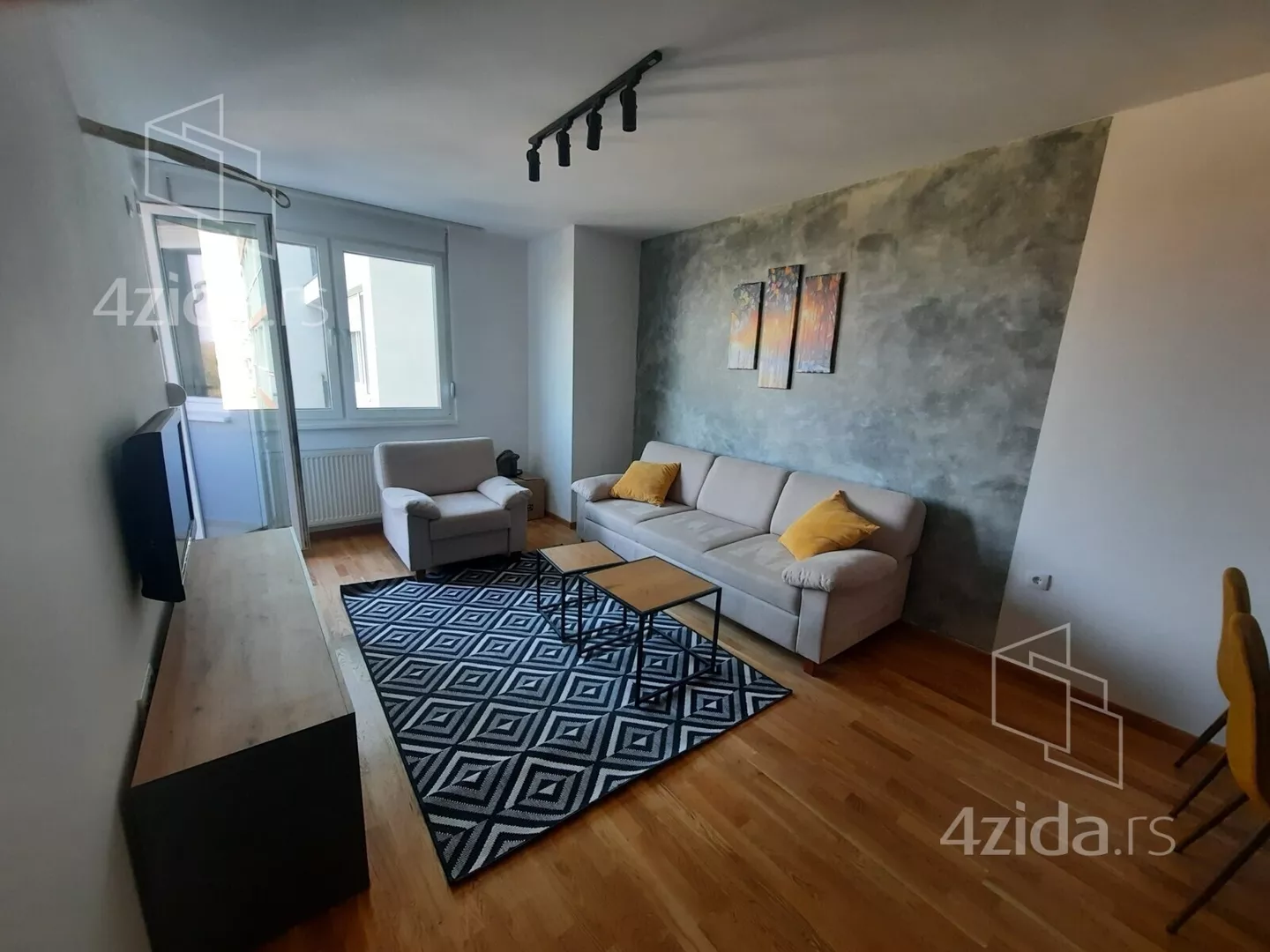 Jednoiposoban stan | 4zida