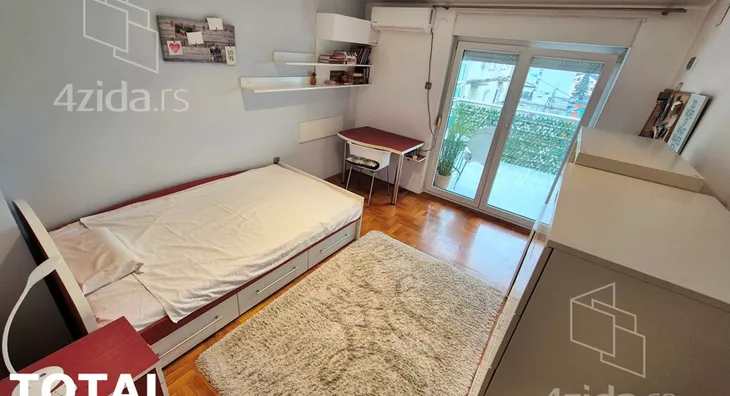 Šestosoban stan | 4zida