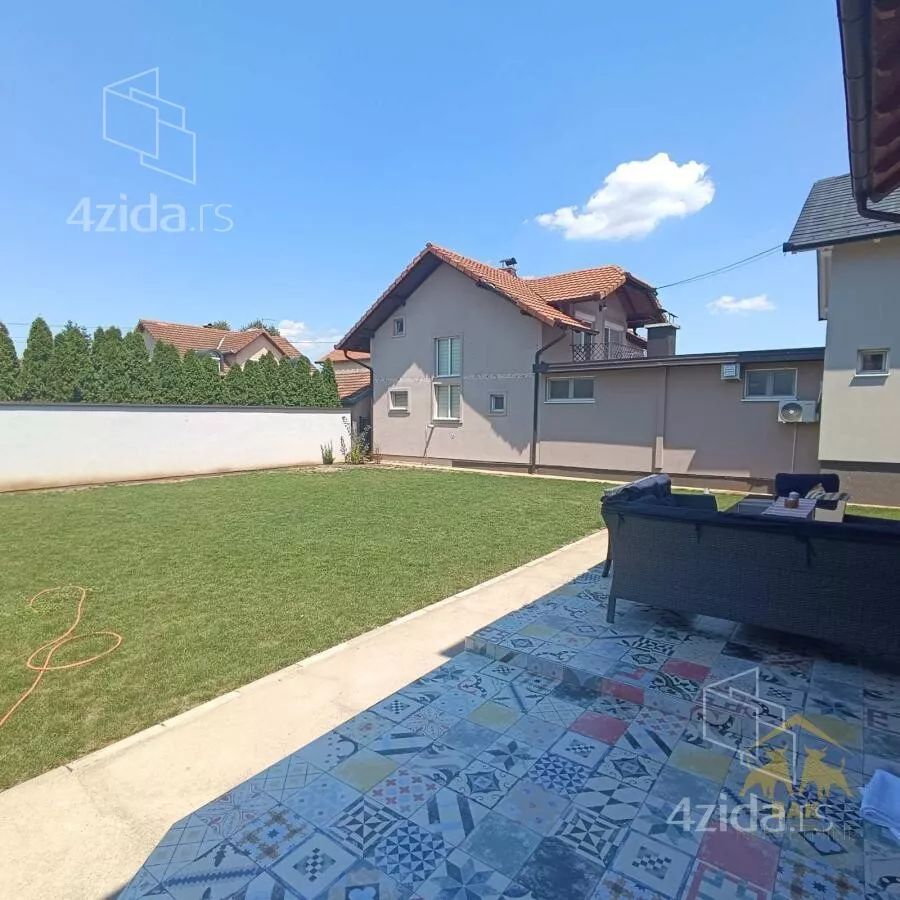 Kuća | 4zida