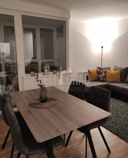 Vjekoslava Kovača | 4zida.rs