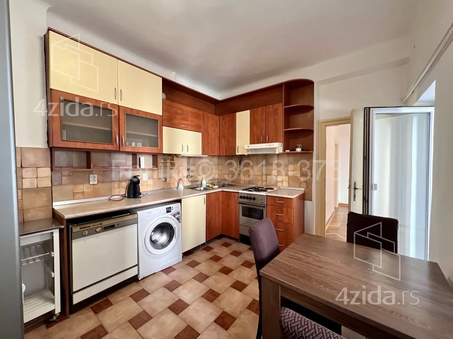 Troiposoban stan | 4zida