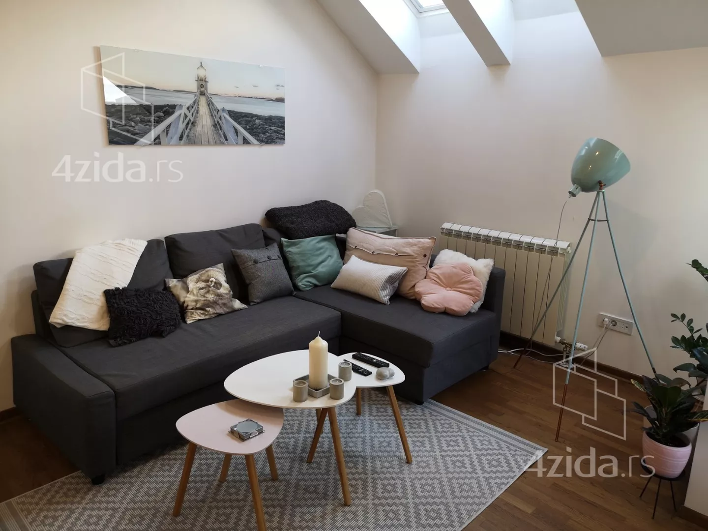 Jednoiposoban stan | 4zida