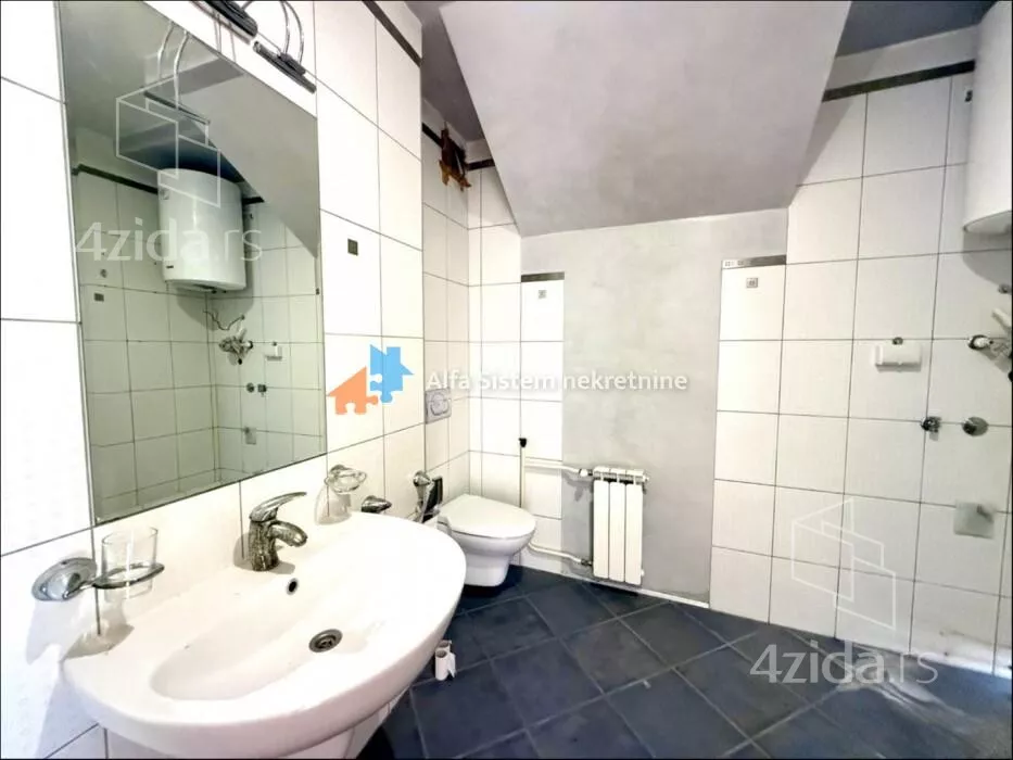 Šestosoban stan | 4zida